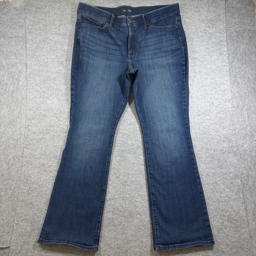 Lee Bootcut Jeans Womens 18 Medium Blue Denim Mid Rise Flex Motion Relaxed Fit